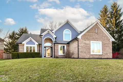 9532 Pinecreek Dr, Indianapolis, IN 46256