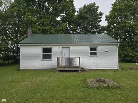 1633 N Cr 300, Holton, IN 47023