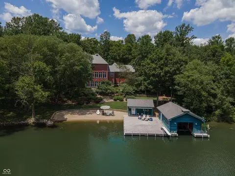 13299 W Wildflower Dr, Columbus, IN 47201