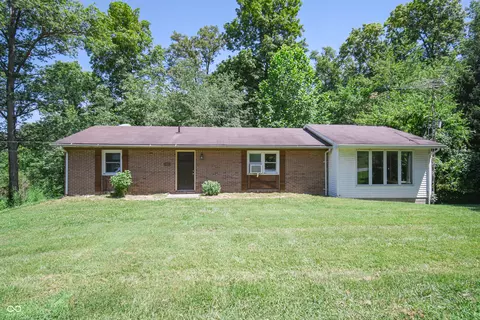 6480 W Todd Ct, North Vernon, IN 47265