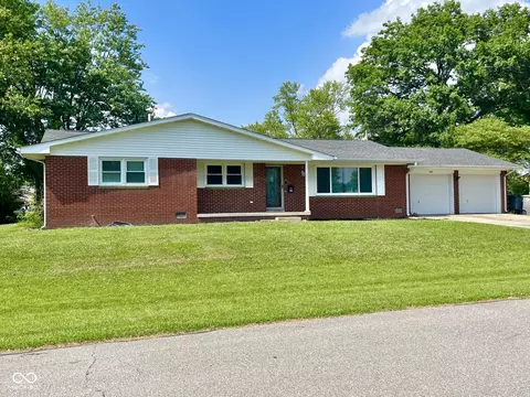 104 Meadowlark Dr W, Seymour, IN 47274
