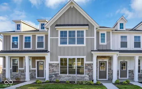 8542 Goldfinch Rd, Brownsburg, IN 46112