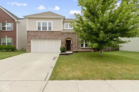 5776 Blue Sky Dr, Whitestown, IN 46075