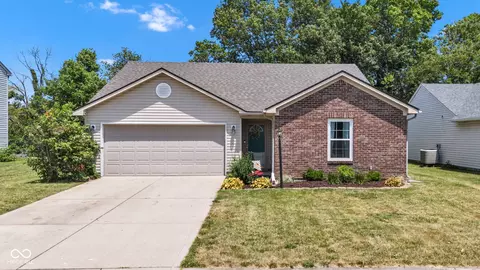 7702 Wood Stream Dr, Indianapolis, IN 46239