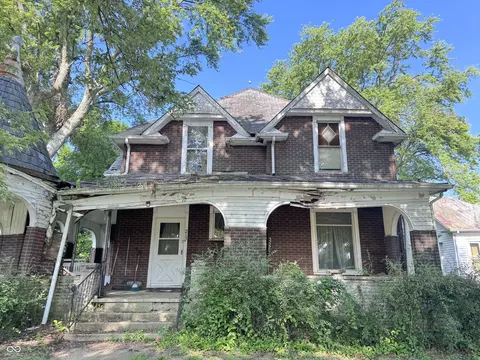 213 N Broad St, Mooreland, IN 47360
