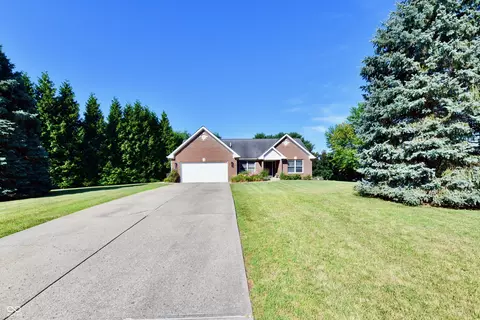 114 Sunrise Ln, Lizton, IN 46149