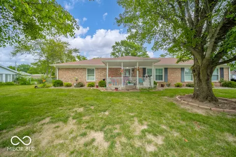 950 Hickory Ln, New Castle, IN 47362