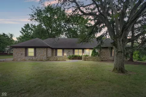 8729 Sawleaf Rd, Indianapolis, IN 46260