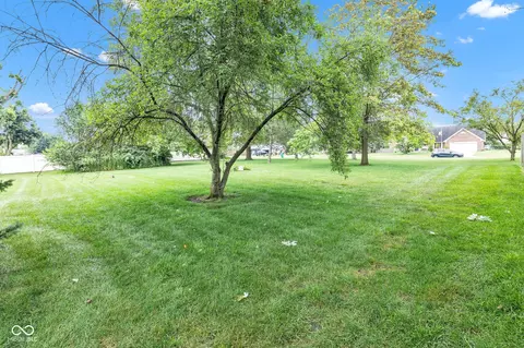1014 Barry Dr, Lebanon, IN 46052
