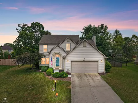 8473 Ardennes Dr, Fishers, IN 46038