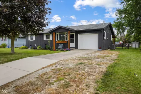 1530 E 26th St, Muncie, IN 47302