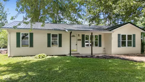 1220 N Third St, Austin, IN 47102