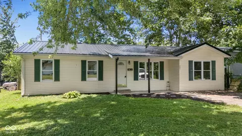 1220 N Third St, Austin, IN 47102 photo 2