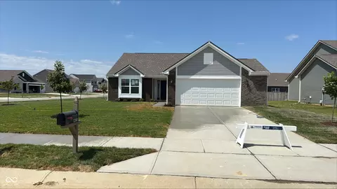 1260 Andromeda Dr, Franklin, IN 46131