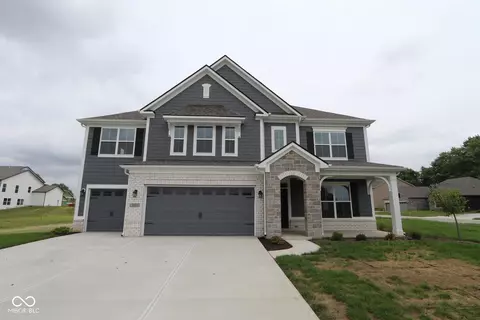 1141 Sweetland Ln, Greenwood, IN 46143