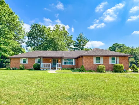4653 Springfield Dr, Terre Haute, IN 47803