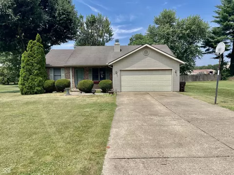 3946 E Plantation Ave, Terre Haute, IN 47805