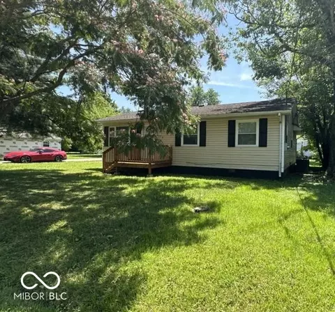 95 Rural St, Austin, IN 47102