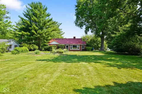 4 Kentwood Dr, Greencastle, IN 46135