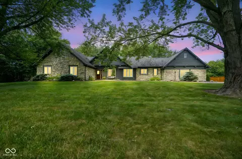 150 Governors Ln, Zionsville, IN 46077