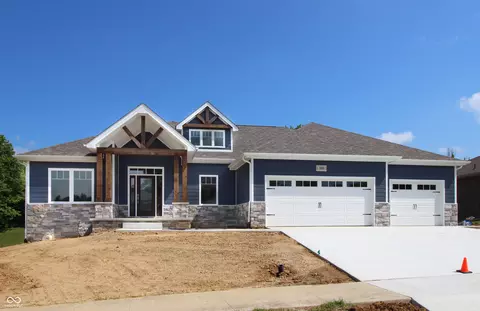 5126 Stonehaven Ln, Columbus, IN 47201