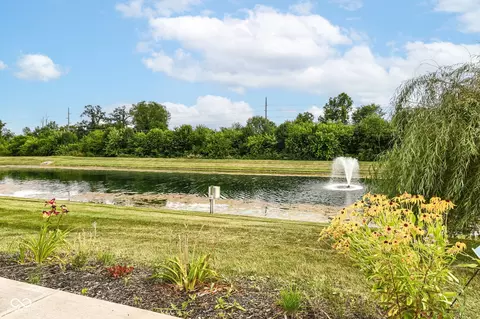 View/Area - 5119 Silverbell Dr, Plainfield, IN 46168 photo 2 of 6