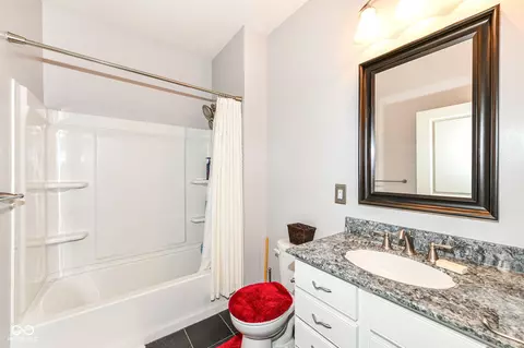 Bath - 5119 Silverbell Dr, Plainfield, IN 46168 photo 3 of 3