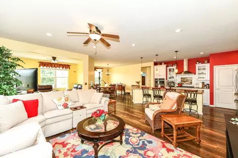 Living - 5119 Silverbell Dr, Plainfield, IN 46168 photo 3 of 5