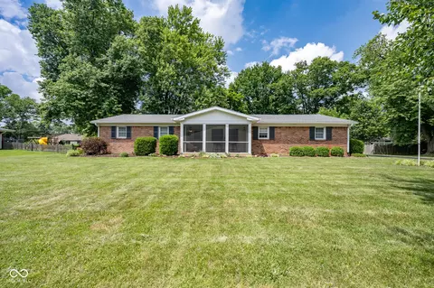 5044 E 67th St, Indianapolis, IN 46220