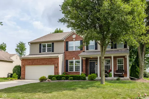 4664 W Stonehaven Ln, New Palestine, IN 46163