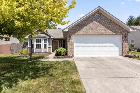 10343 Northbrook Dr, Fishers, IN 46038