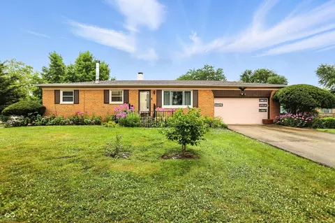 5560 Royal Oak Ct, Indianapolis, IN 46227