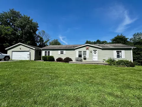 5541 S Lakeshore E Dr, Crawfordsville, IN 47933