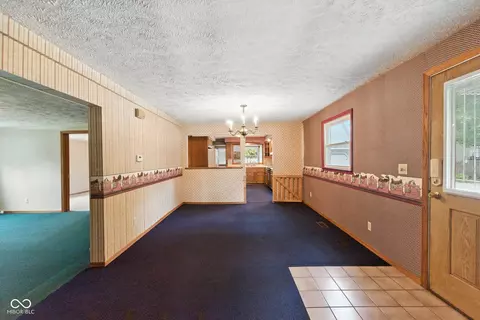 Entry Way - 416 6th St, Covington, IN 47932 photo 4 of 5