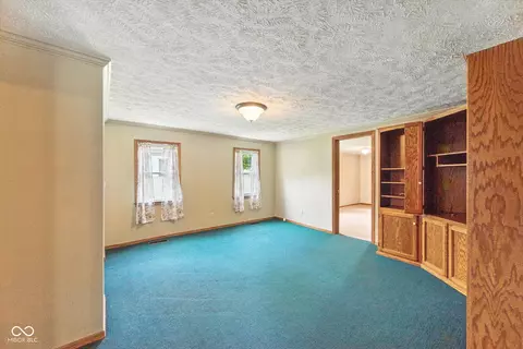Living - 416 6th St, Covington, IN 47932 photo 4 of 4