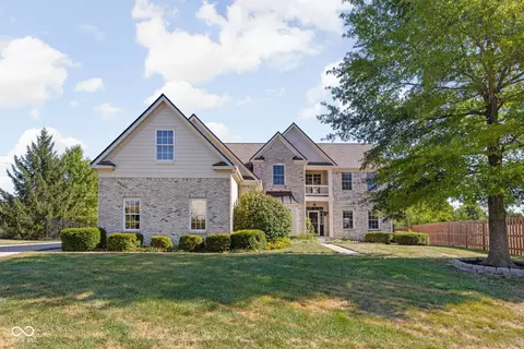 8770 Lily Ct, Zionsville, IN 46077
