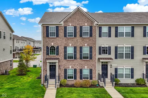 17252 Henslow Dr, Westfield, IN 46074