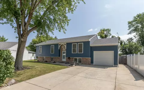 1037 Delwood Dr, Mooresville, IN 46158