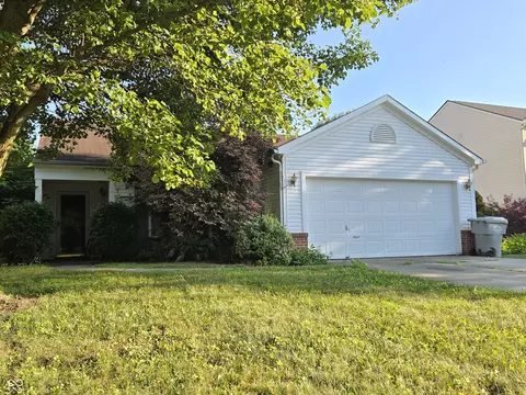 4293 Blue Spruce Ct, Greenwood, IN 46143