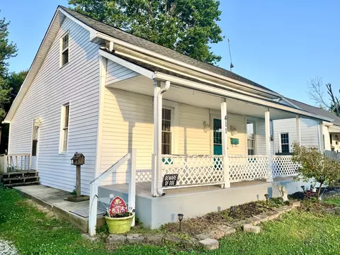 411 Elm St, Hope, IN 47246