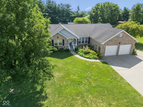 4533 Hackberry Dr, Columbus, IN 47201 photo 4