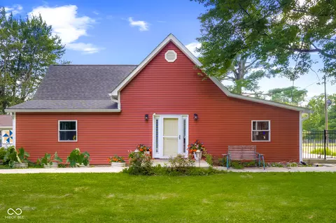 7587 W 300 S, Columbus, IN 47201