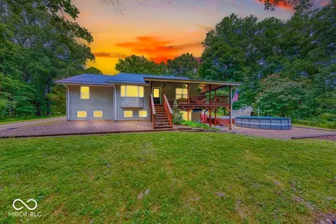 8910 Richarts Rd, Morgantown, IN 46160