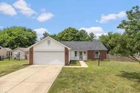 668 Appaloosa Dr, Bargersville, IN 46106