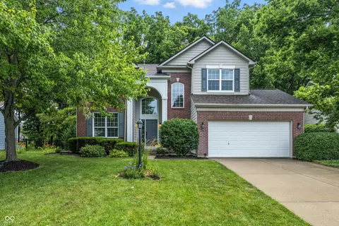 8612 Weaver Woods Pl, Fishers, IN 46038