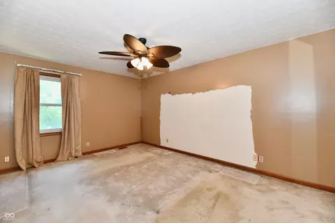 Bedroom - 6137 Apache Dr, Indianapolis, IN 46254 photo 10 of 13
