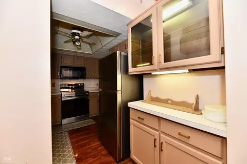 Kitchen - 6137 Apache Dr, Indianapolis, IN 46254 photo 3 of 3