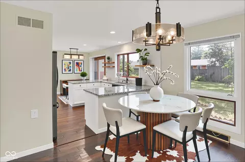 Dining - 1441 Hunter Pl, Columbus, IN 47203 photo 1 of 1