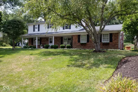 10 Colony Ct, Zionsville, IN 46077