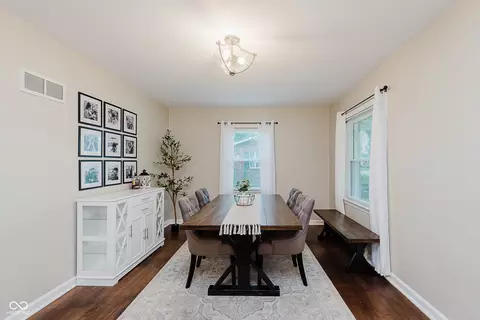 Dining - 209 N John St, Pendleton, IN 46064 photo 3 of 3